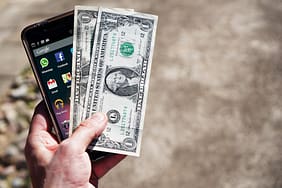 82-Yasindaki-Ciftciden-Teknoloji-Devlerine-26-Milyon-Dolarlik-Ret-featured