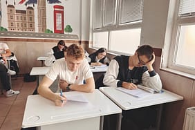 Lise-Ogrencisinden-Cigir-Acan-Bulus-Mikroplastikleri-95-Yok-Eden-Filtre-featured