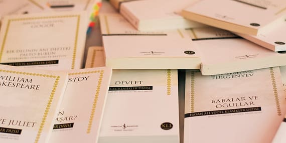 iPhone’lara iOS 18 ile Kulaklık Destekli Anlık Çeviri Geliyor